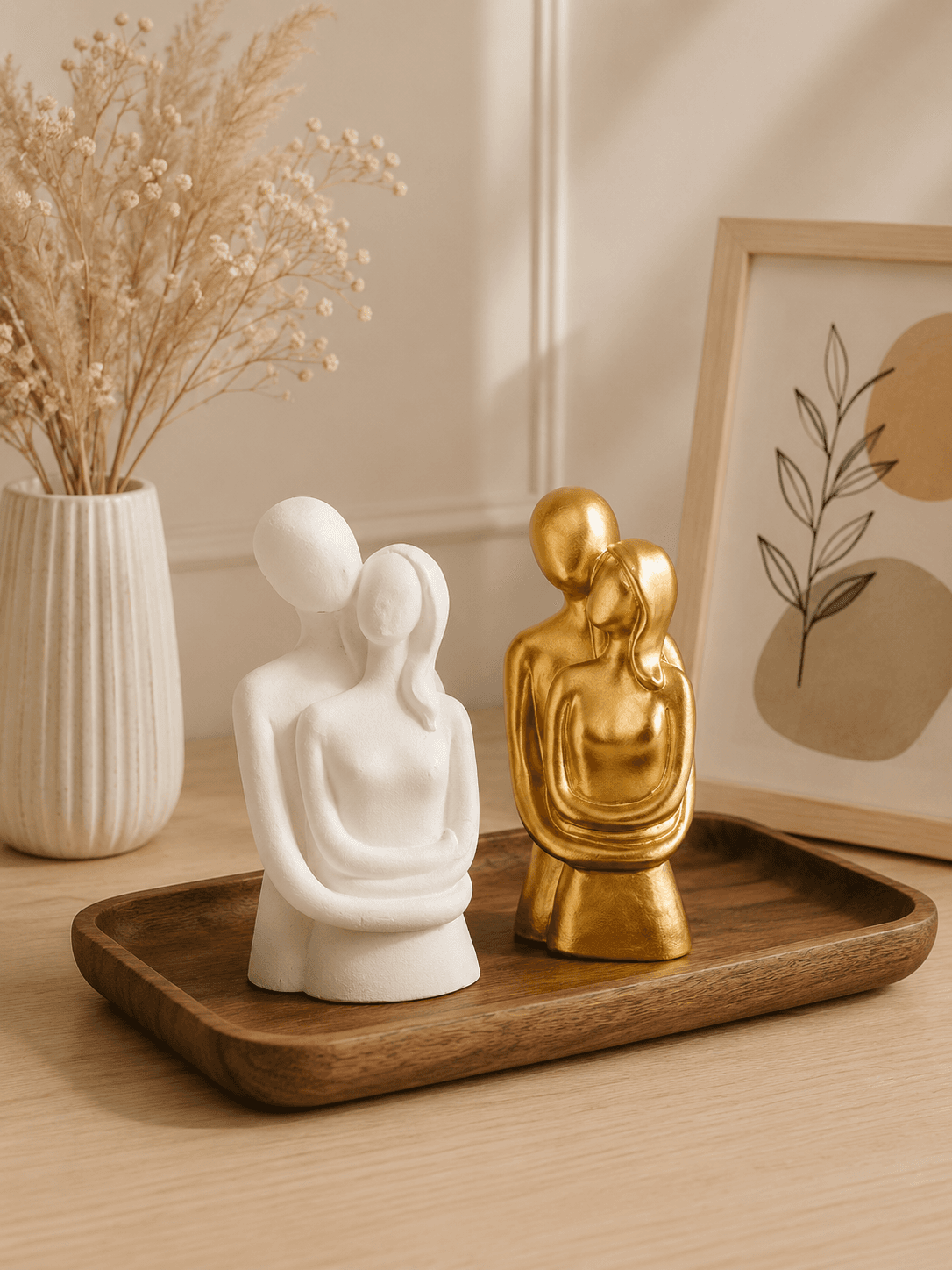 Couple statue — image 1 of 1